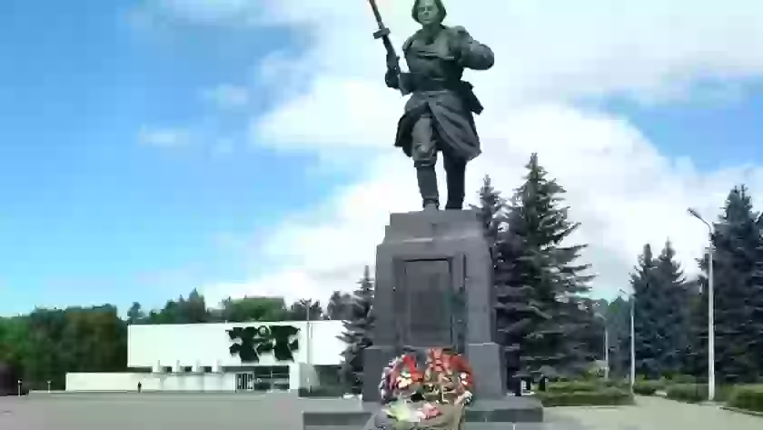 Губернатор Михаил Ведерников поздравил Великие Луки с 860-летием и пообещал поддерживать инициативы горожан