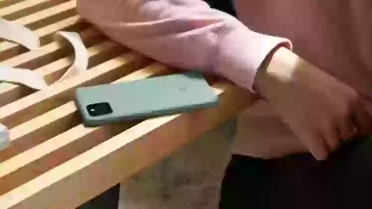 Некоторые Google Pixel 5 разваливаются в руках пользователей. Кто виноват?